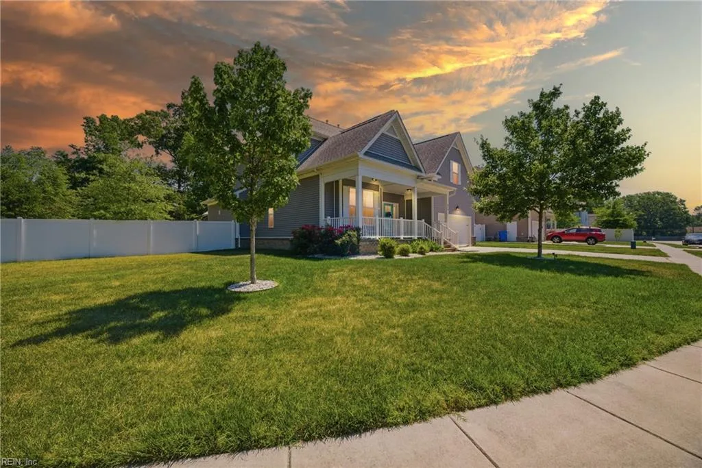 816 Minna LN, CHESAPEAKE VA 23322