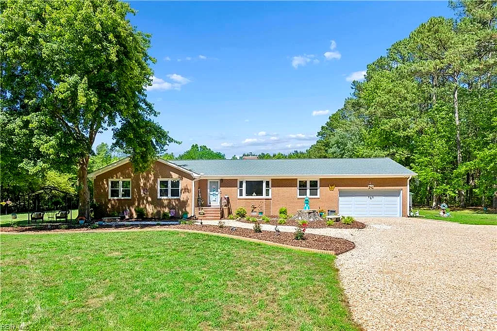 5585 Ware Neck Rd, Gloucester — photo
