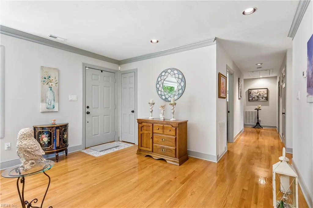 5585 Ware Neck Rd, Gloucester — photo