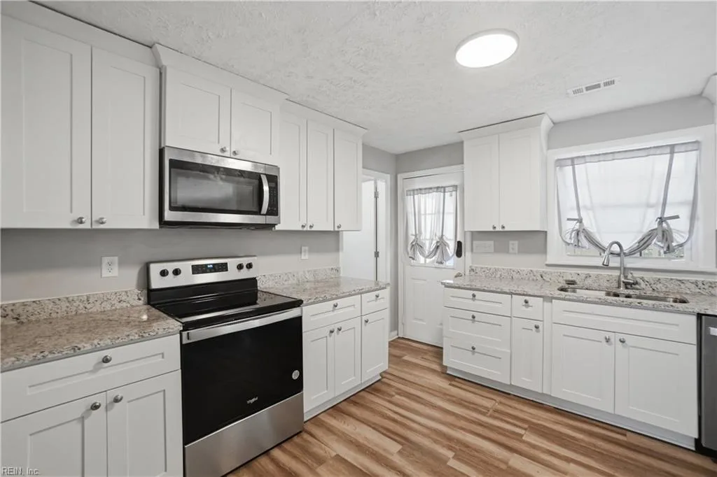 103 Woodhaven RD, NEWPORTNEWS VA 23608