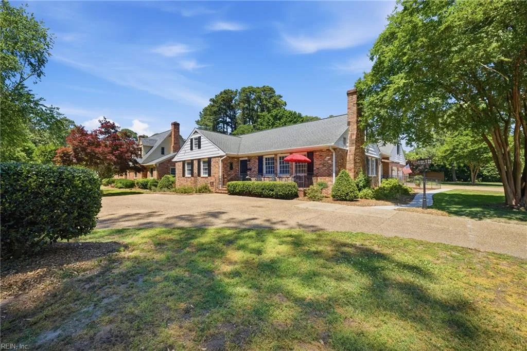 700 Riverside DR, NEWPORTNEWS VA 23606