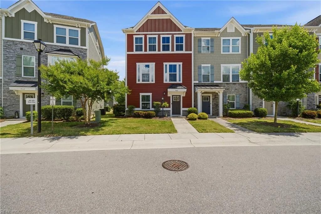 908 Avast WAY #E, CHESAPEAKE VA 23323
