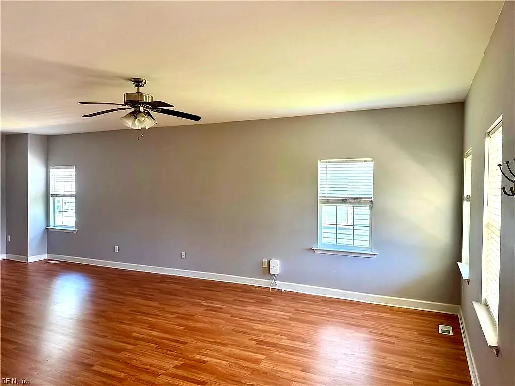 2513 Carona Ave, Norfolk — photo