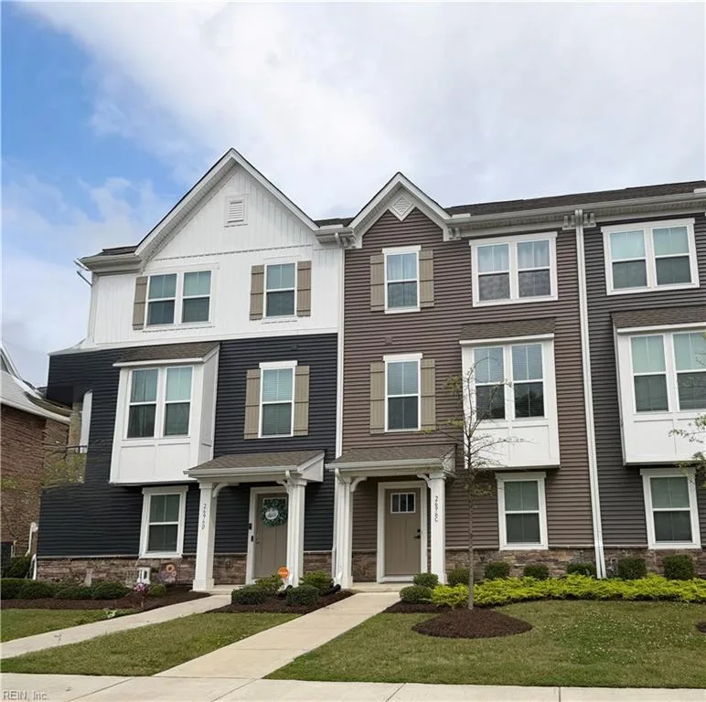 2696 Azalea Garden RD #C, NORFOLK VA 23513