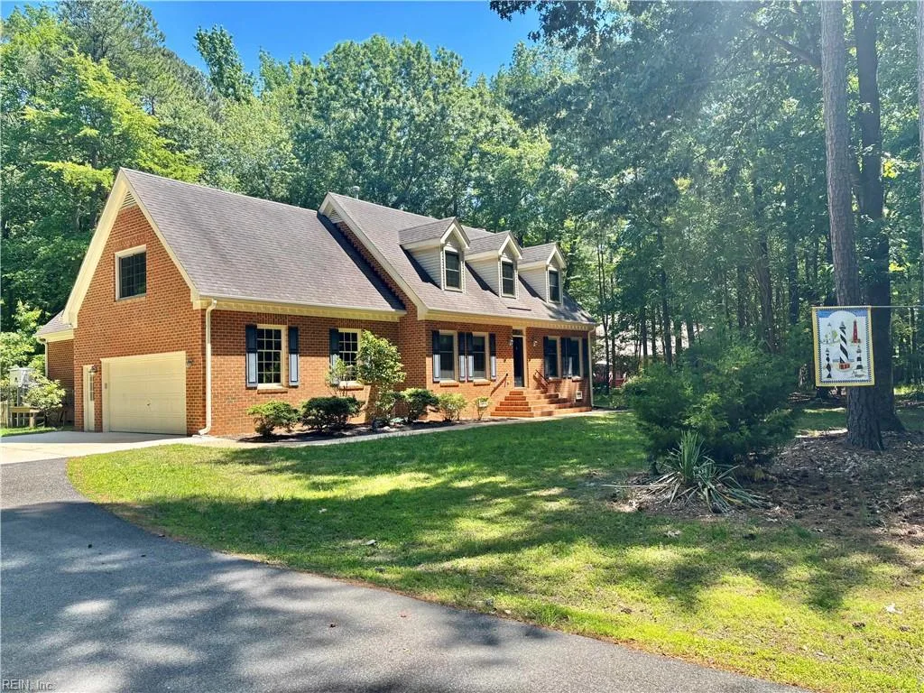 26 Riding PATH, HAMPTON VA 23669