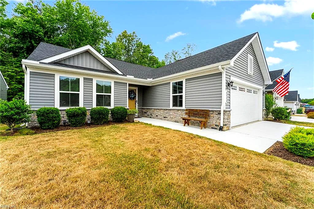 6888 Motley Landing Dr, Gloucester — photo