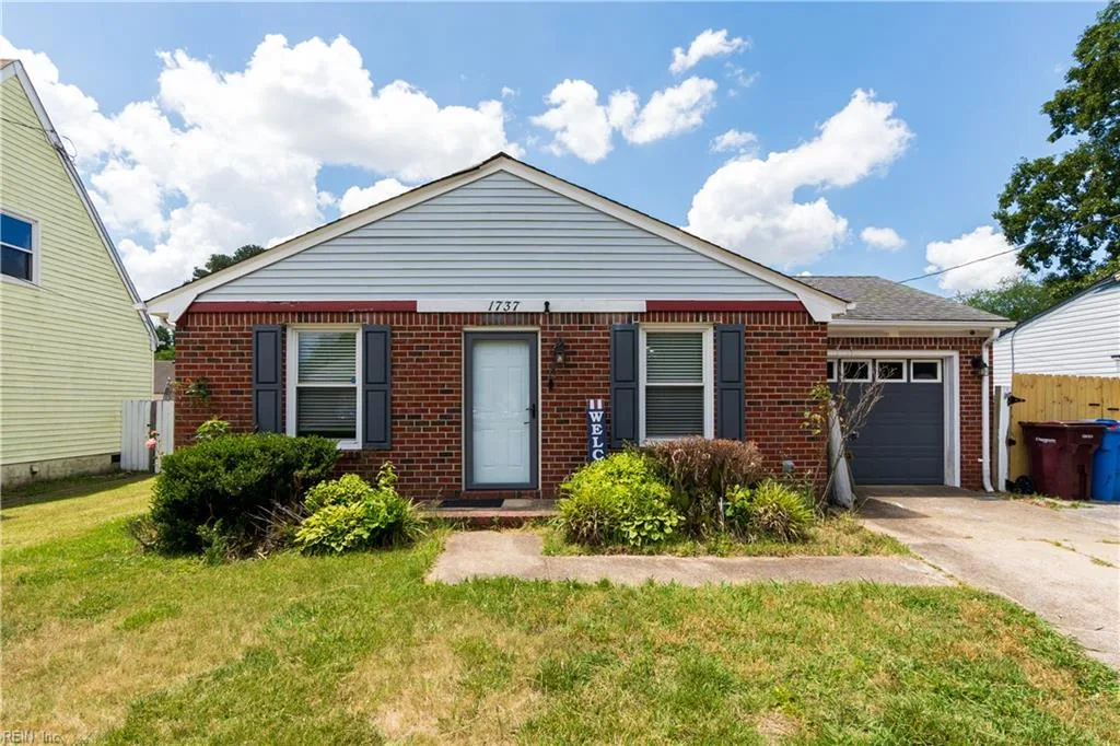 1737 Sparrow RD, CHESAPEAKE VA 23320