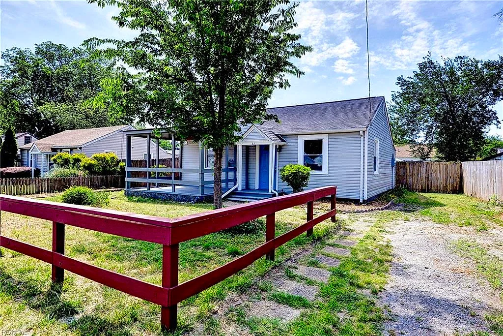 27 Crestwood Cir, Hampton — photo