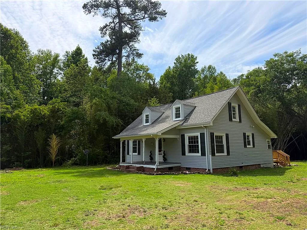 1069 Hosier Rd, Suffolk — photo