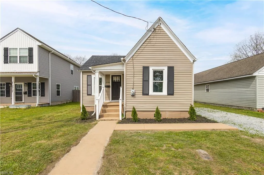 208 Raleigh Ave, Suffolk — photo