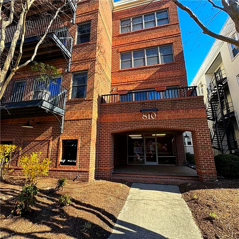 810 W Princess Anne Rd #303, Norfolk — photo