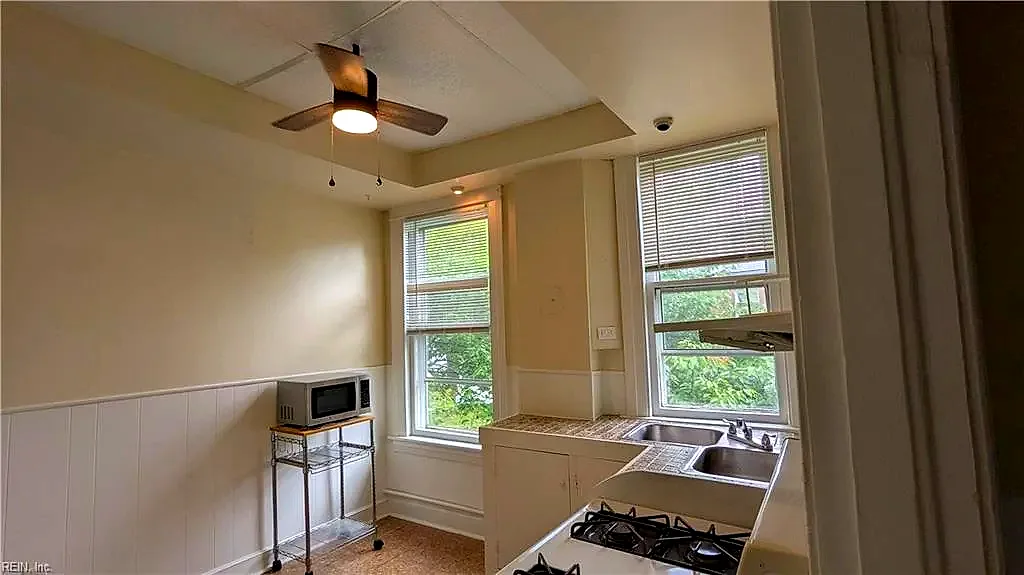 151 Orleans Cir #2, Norfolk — photo