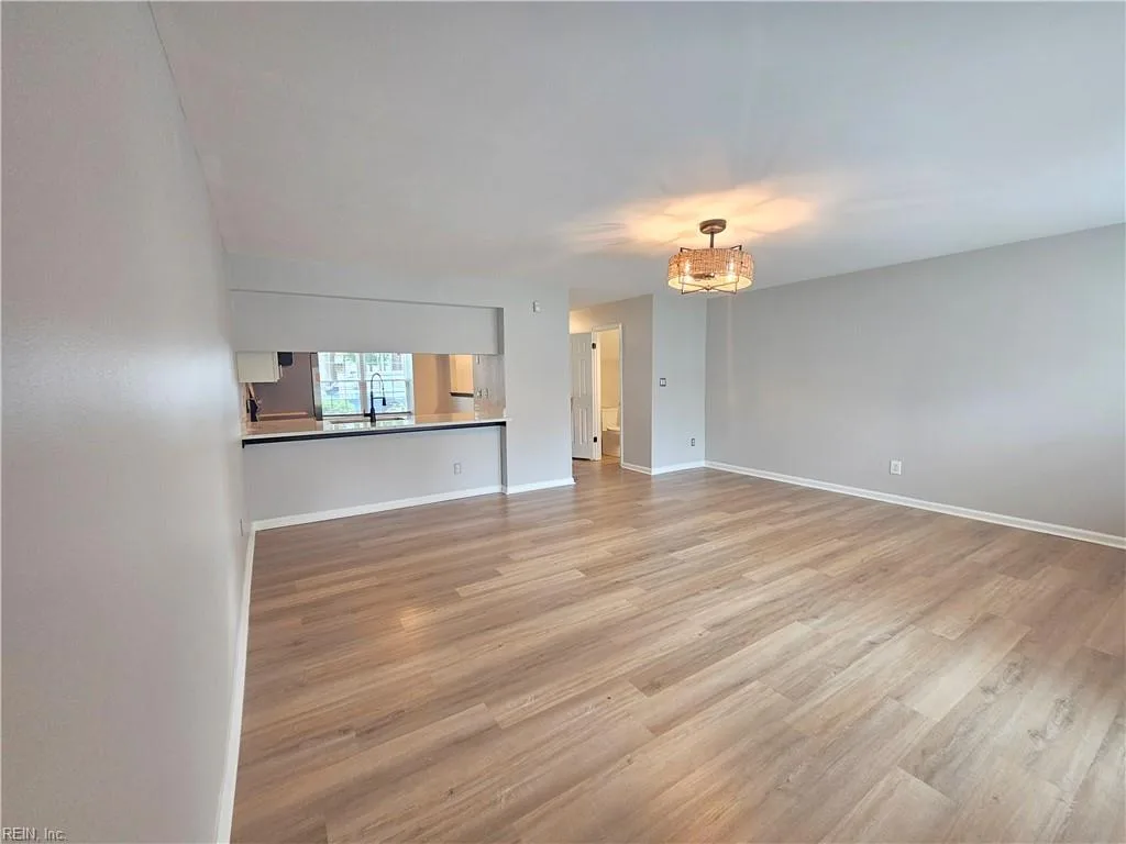 54 Treasure Ky, Hampton — photo