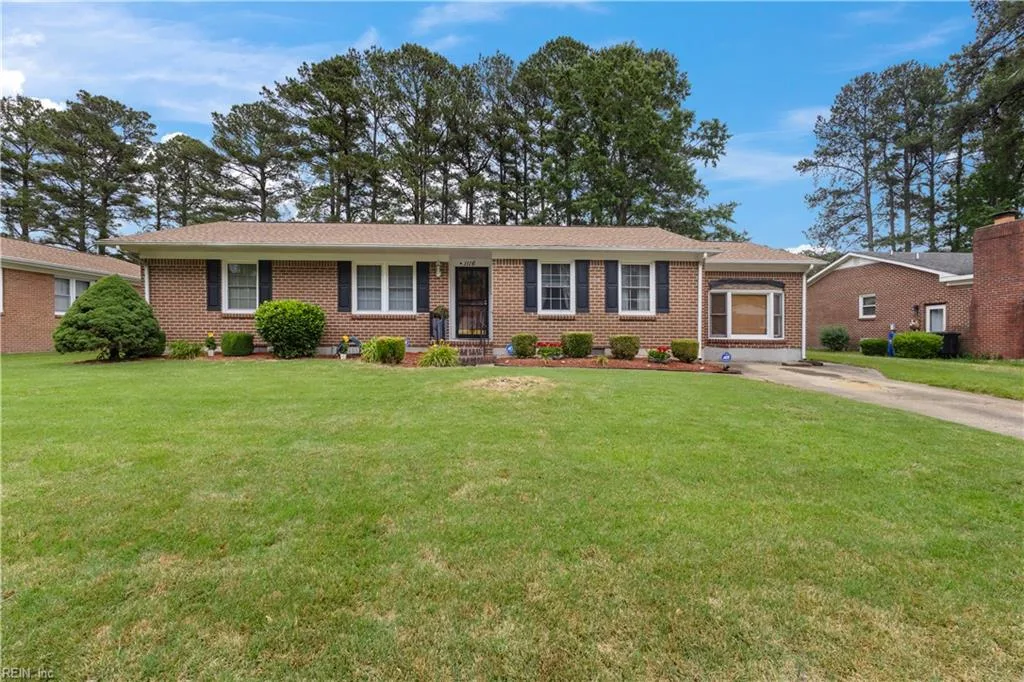 1116 Lakeview DR, PORTSMOUTH VA 23701