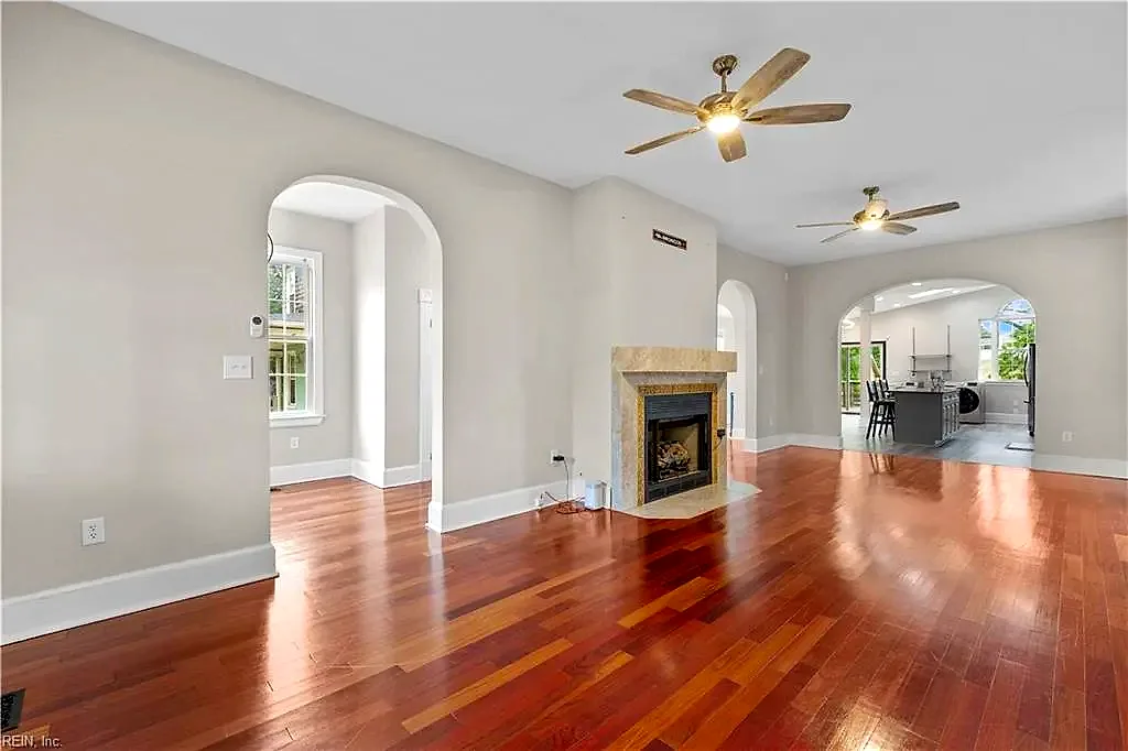 421 E Pembroke Ave, Hampton — photo