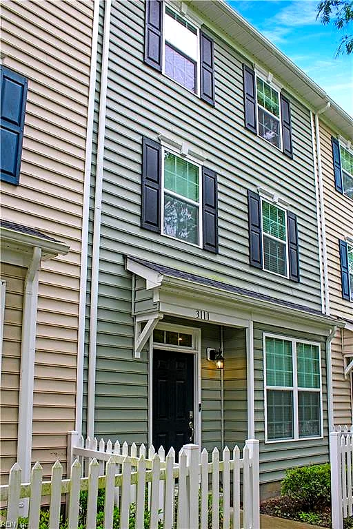3111 Burlington St, Suffolk — photo