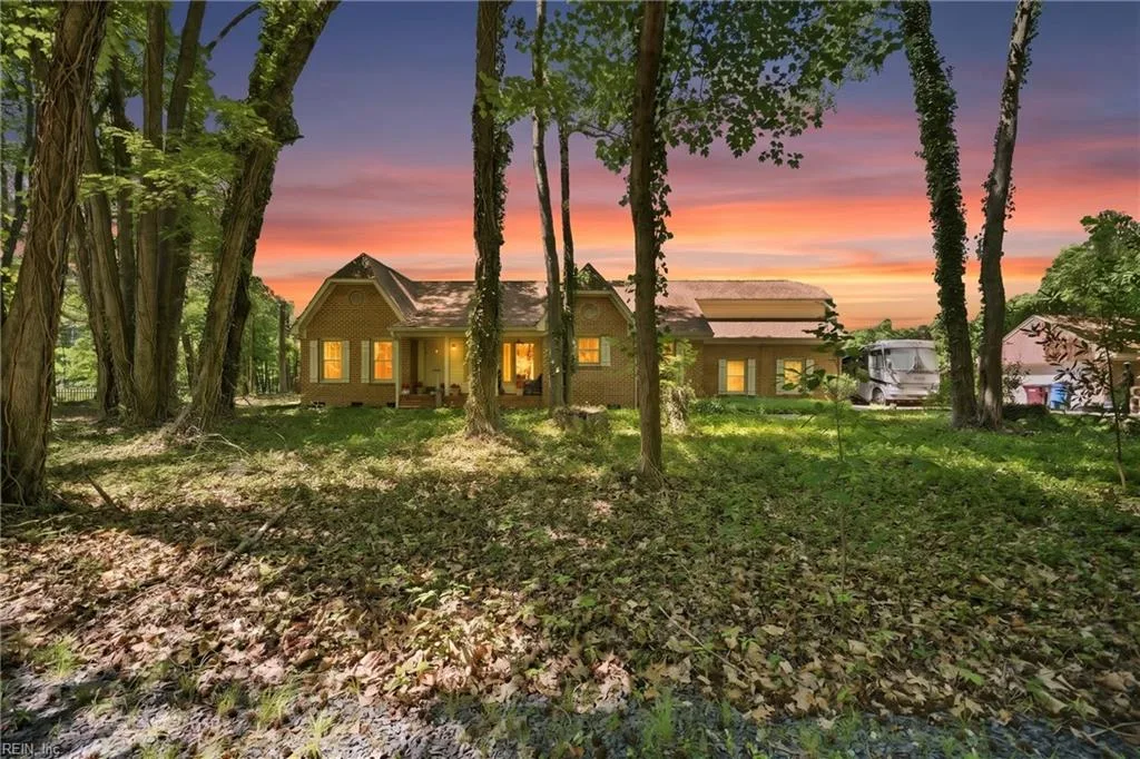 645 Ravenwoods DR, CHESAPEAKE VA 23322