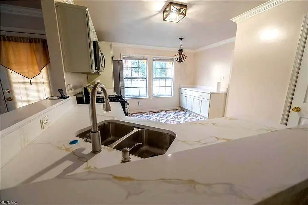114 E Indian River Rd, Norfolk — photo