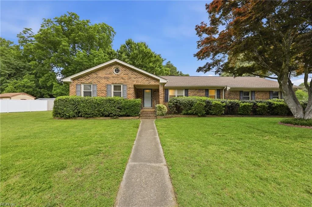 424 Rebel RD, CHESAPEAKE VA 23322