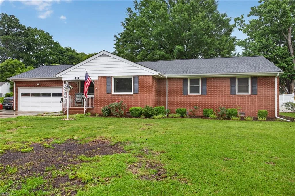 537 Hillwell RD, CHESAPEAKE VA 23322