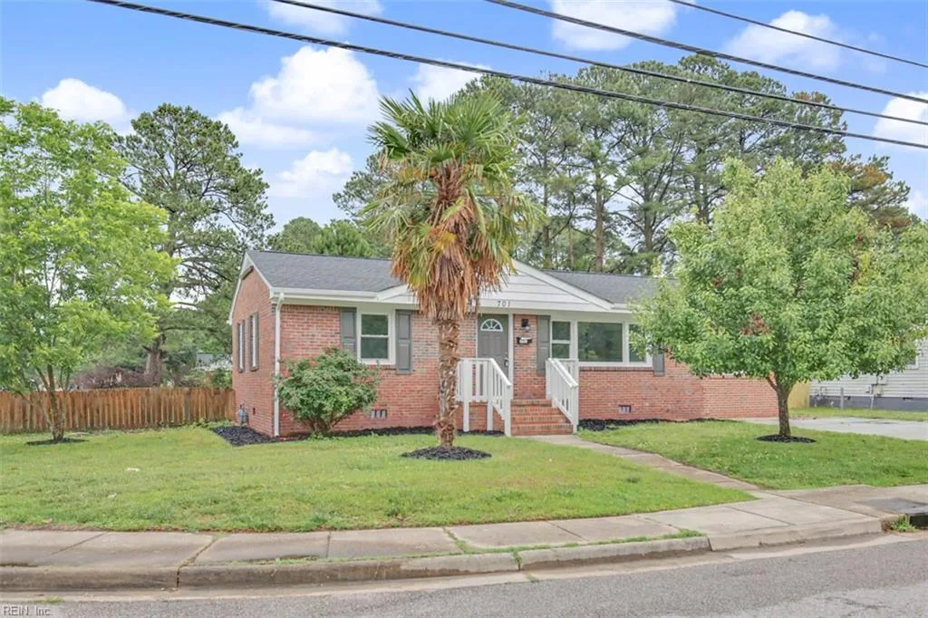 701 Sparrow RD, CHESAPEAKE VA 23325