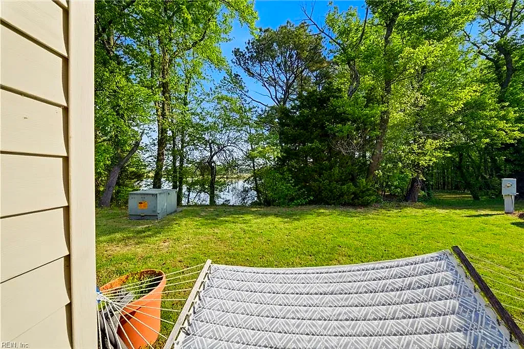 18 Inlandview Dr #B, Hampton — photo