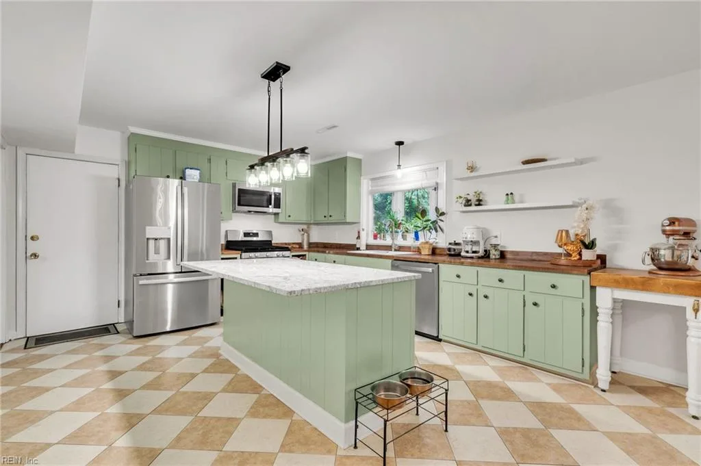 200 Antietam CT, HAMPTON VA 23669