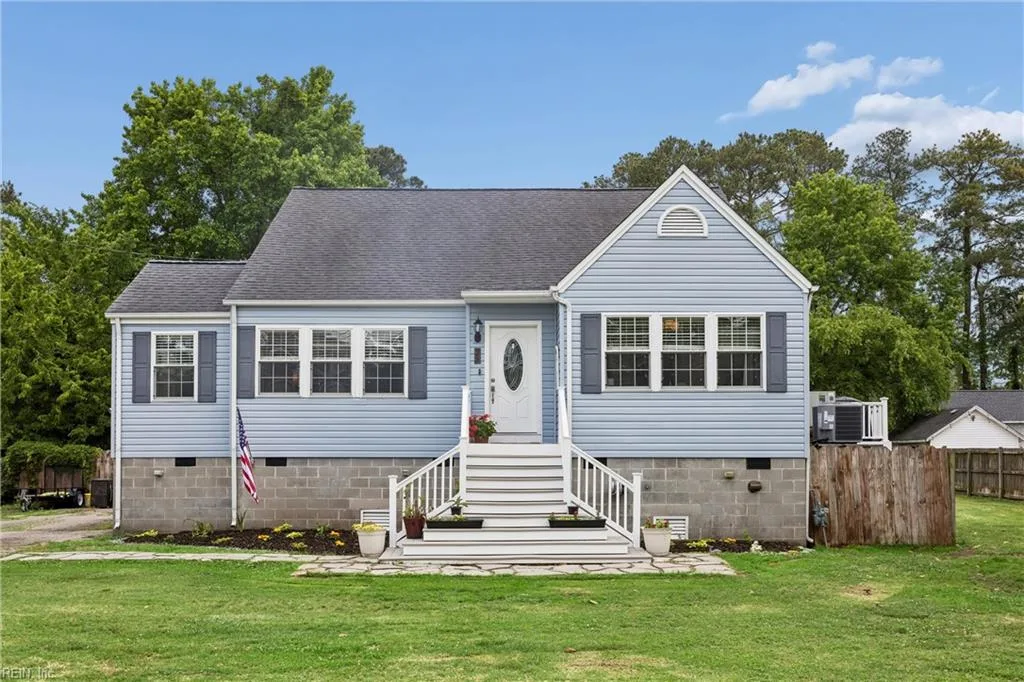 25 Lodge RD, POQUOSON VA 23662