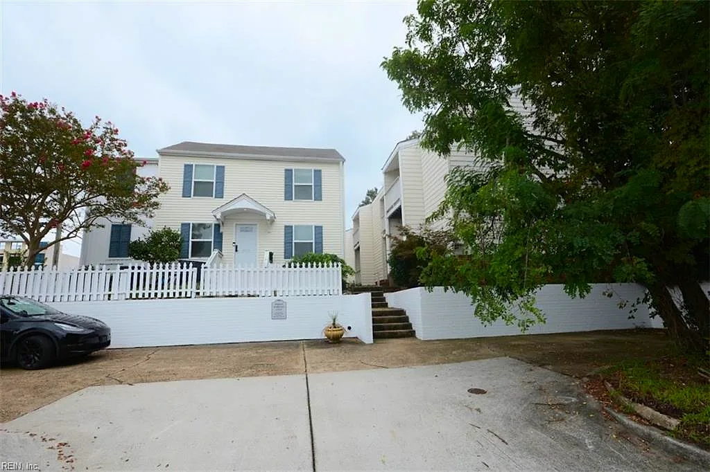 402 33rd St, Virginia Beach — photo