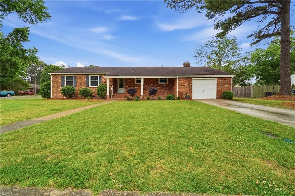 212 Hallbridge DR, CHESAPEAKE VA 23322