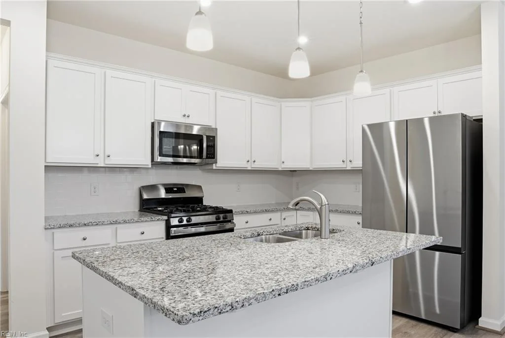 1521 Redoubt RD #3B, WILLIAMSBURG VA 23185
