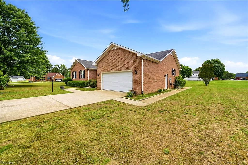 308 Meadow Cir, Emporia — photo