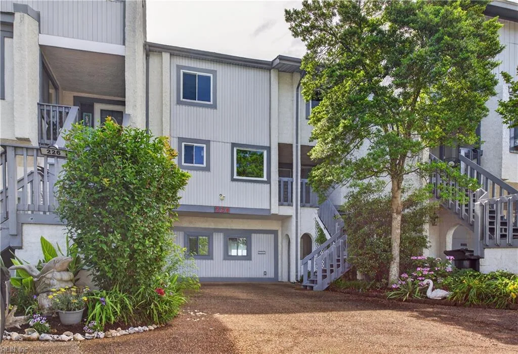 224 N First ST, HAMPTON VA 23664