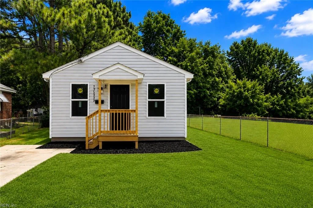 752 Oxford ST, SUFFOLK VA 23434