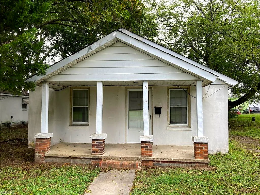 19 Bernard Ave, Hampton — photo