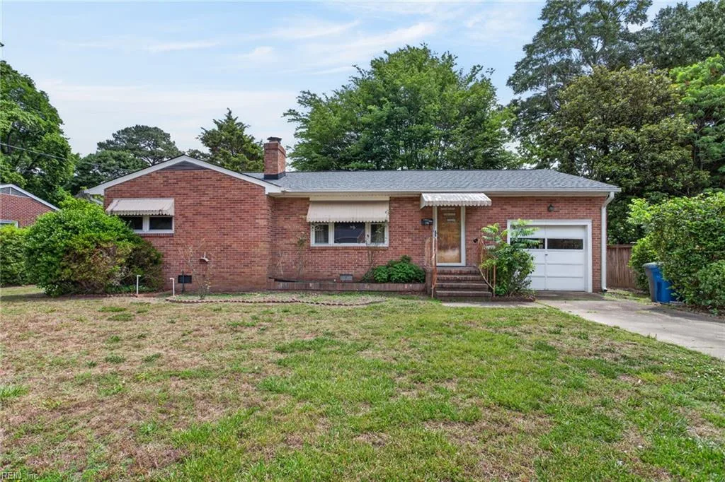 701 Forrest DR, NEWPORTNEWS VA 23601