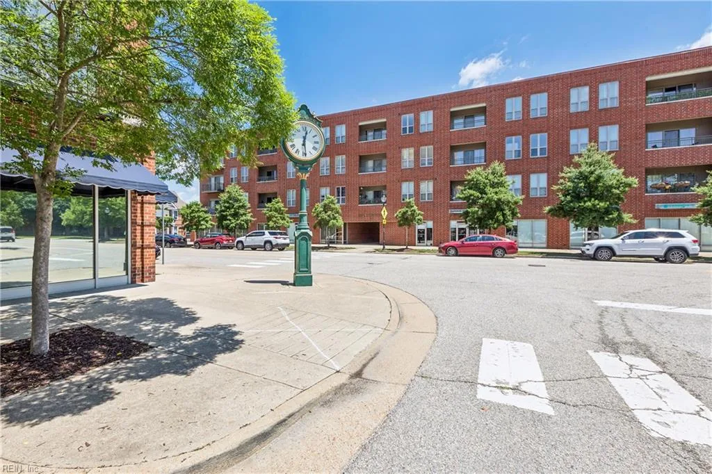 230 Nat Turner BLVD #2007, NEWPORTNEWS VA 23606