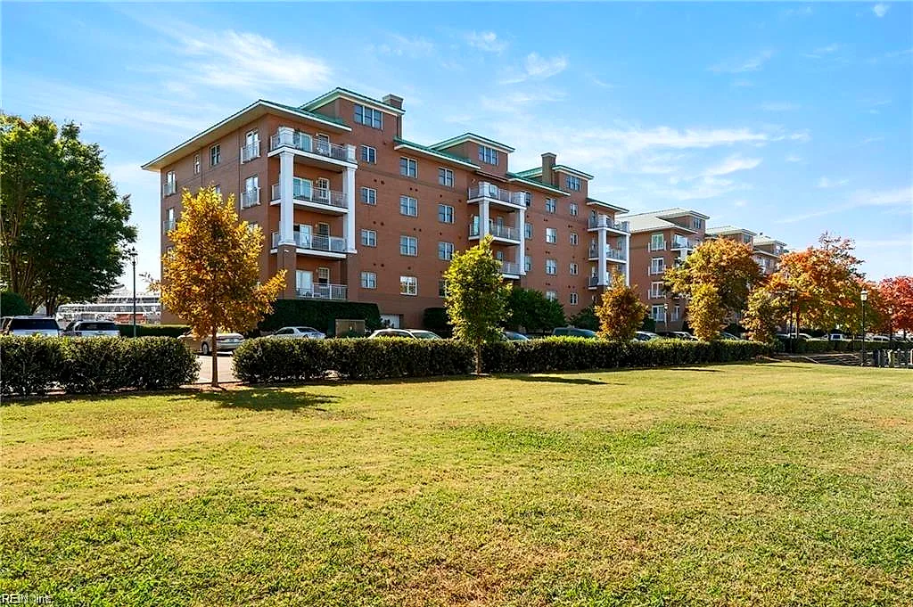 303 Brooke Ave #205, Norfolk — photo