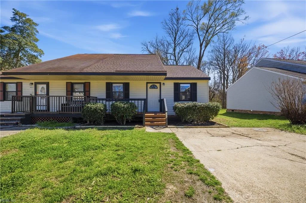 102 Diamond AVE #D, CHESAPEAKE VA 23323