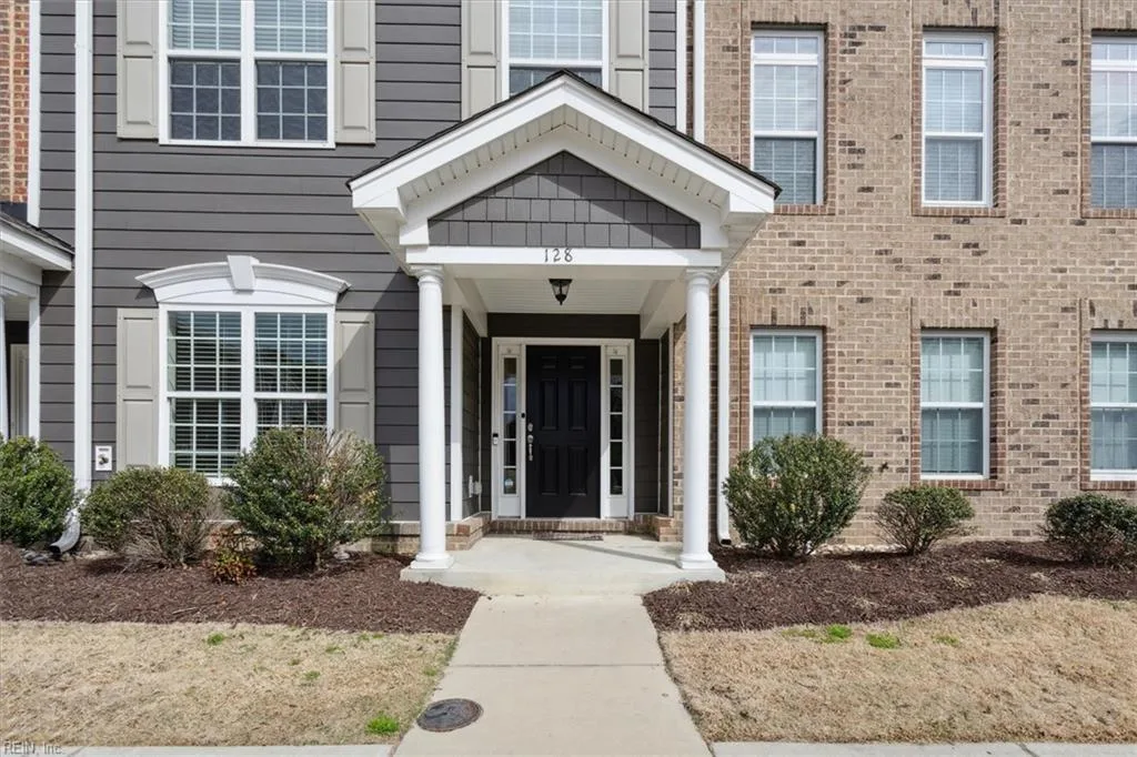 128 Daybeacon ST, YORKTOWN VA 23692