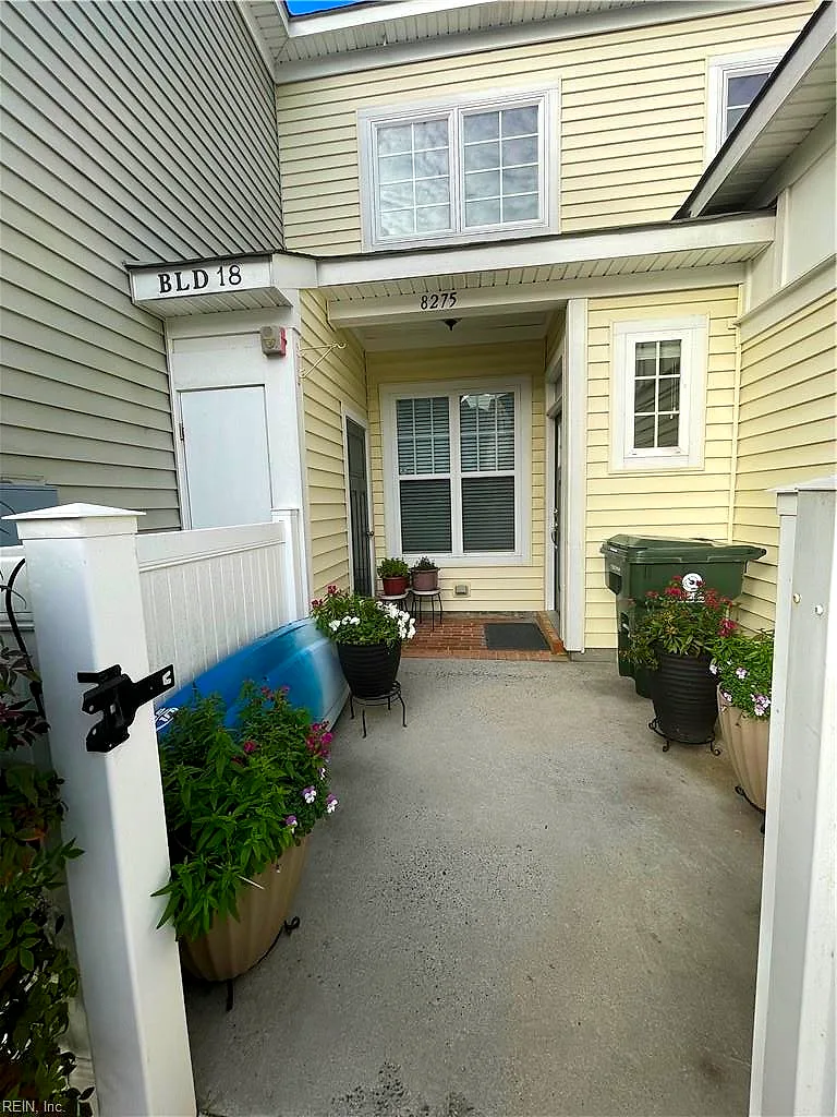 8275 Captains Way, Norfolk — photo