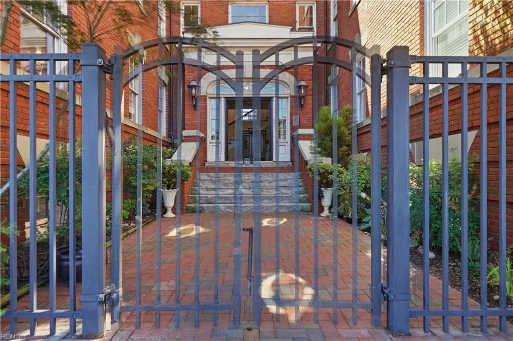 429 W York ST #3-D, NORFOLK VA 23510