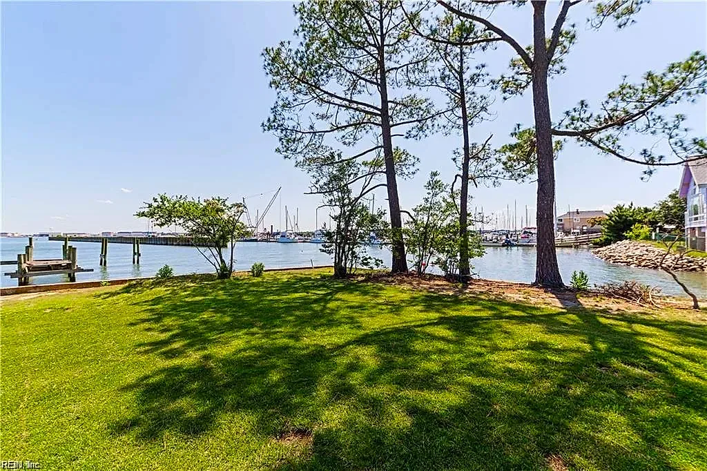 1459 Bayville St, Norfolk — photo