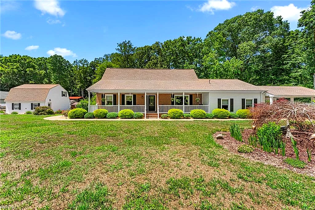 5479 Jonquil Ln, Gloucester — photo