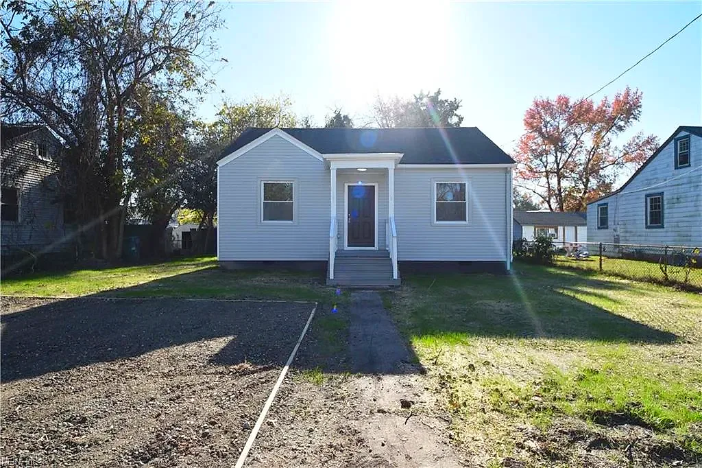 18 E Gilbert ST, HAMPTON VA 23669