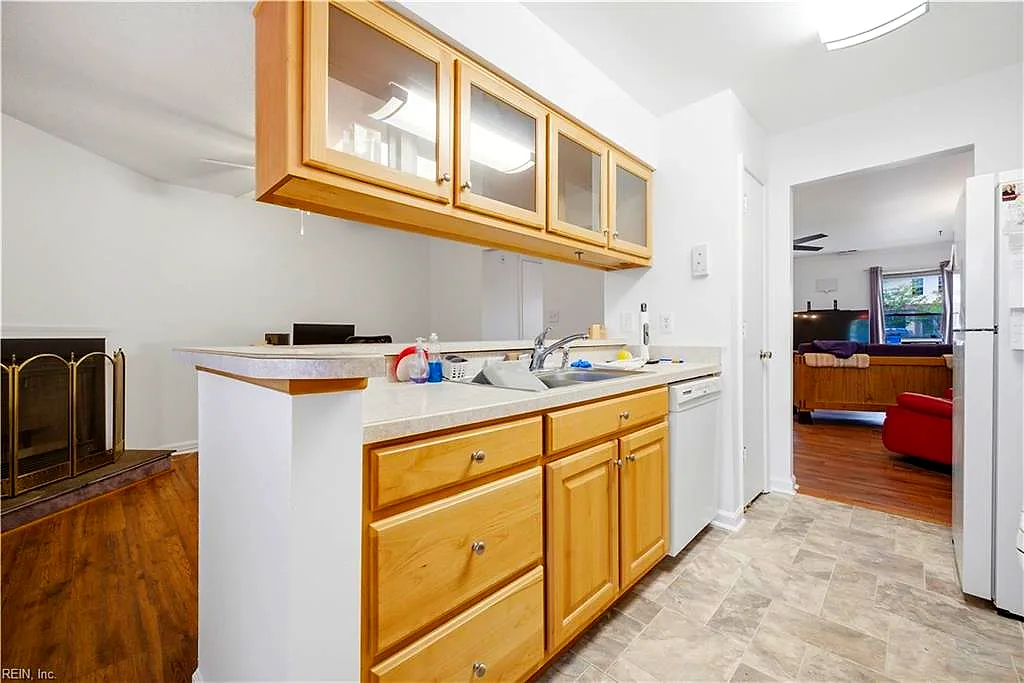 8 N Gawain Way, Hampton — photo
