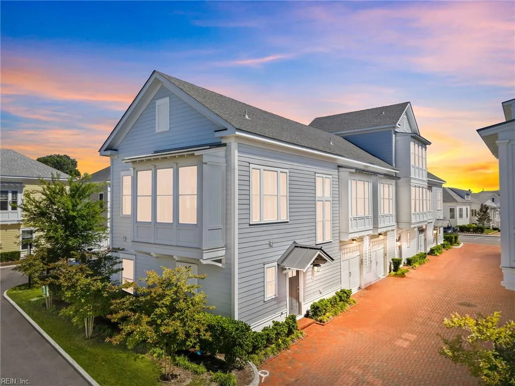 9562 Shore DR, NORFOLK VA 23518