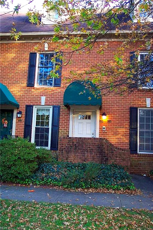 1300 Stockley Gdns #206, Norfolk — photo