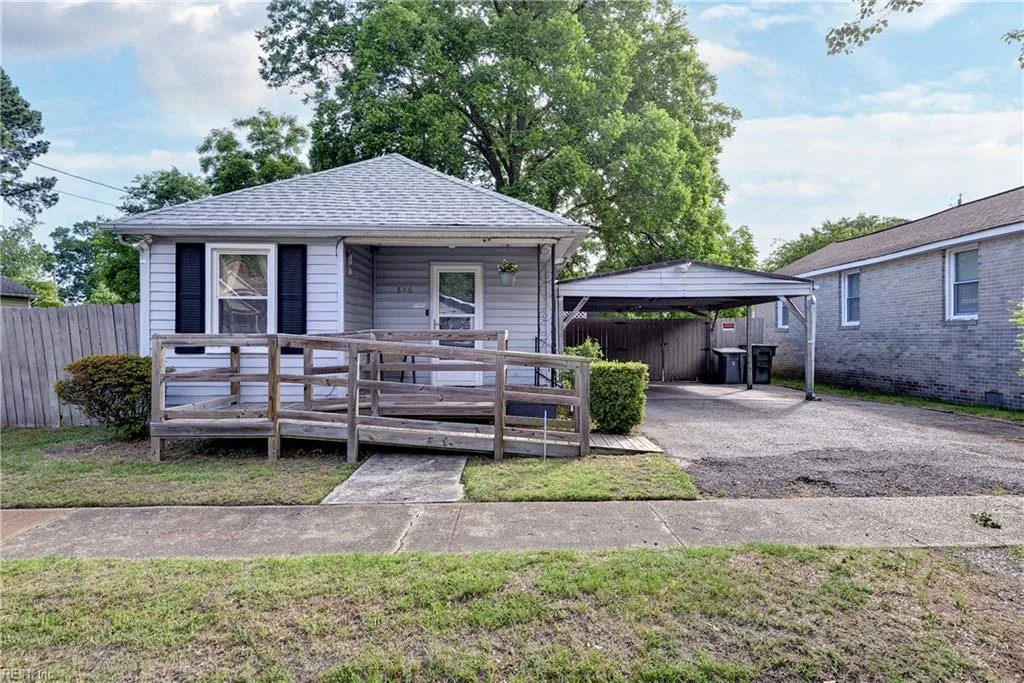 806 Pocahontas PL, HAMPTON VA 23661