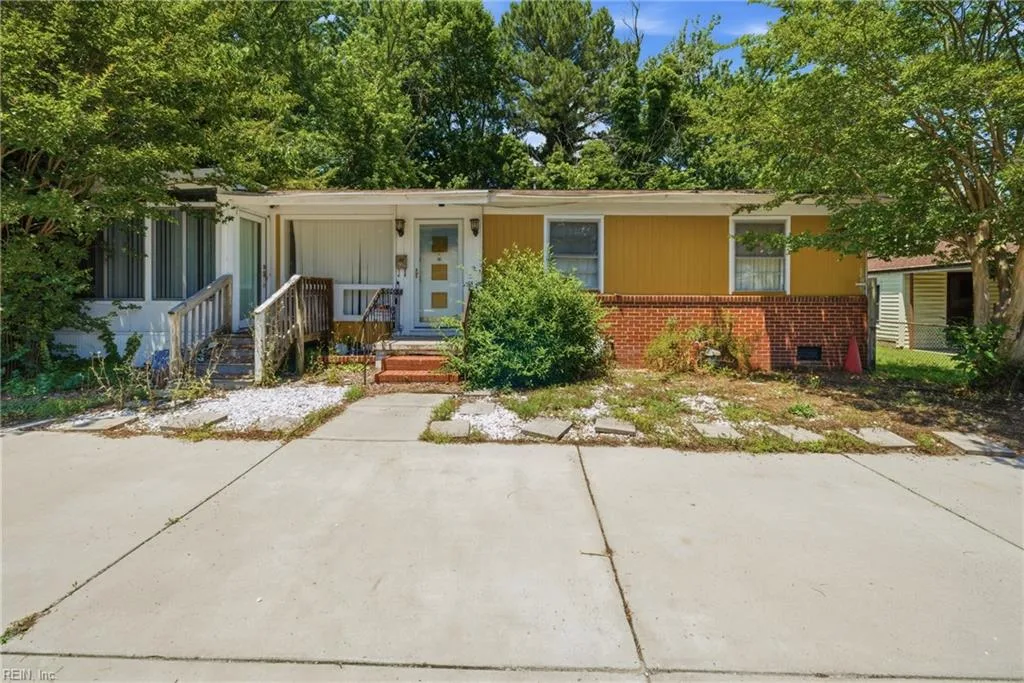 1009 79th ST, NEWPORTNEWS VA 23605